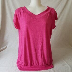 NWOT! Pink Short-Sleeve Pullover Tunic Top Blouse w/V-Neckline and Trimmed Hem
